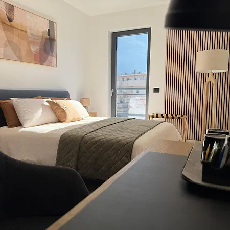 Ct Executive Rooms, And Valtellina בית הארחה 3*